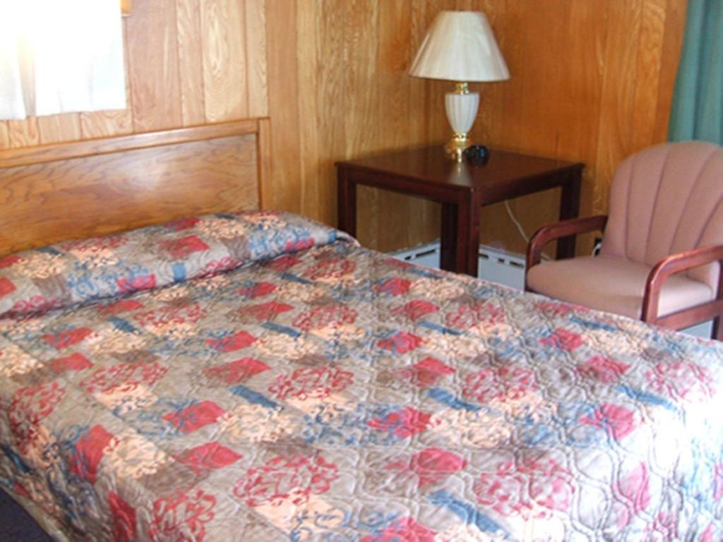 Glen Motel - Utica Room photo