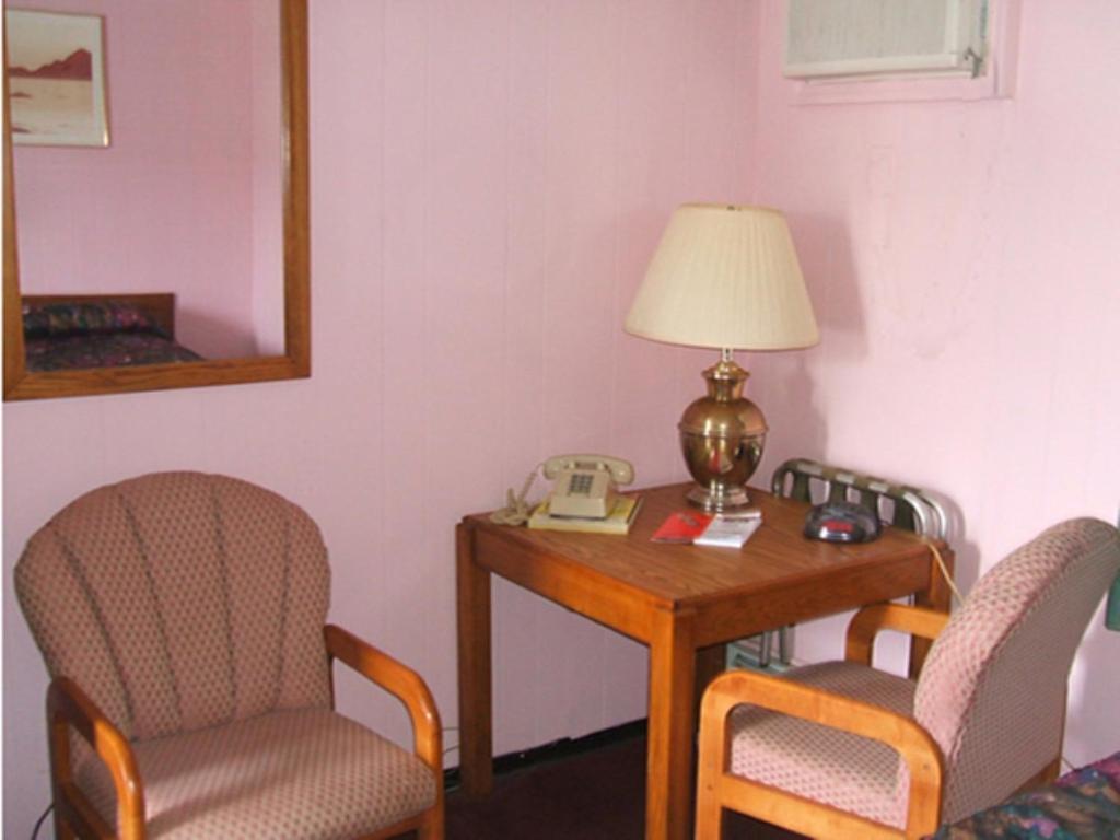 Glen Motel - Utica Room photo