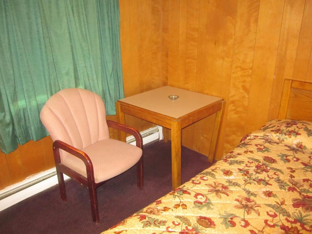 Glen Motel - Utica Room photo