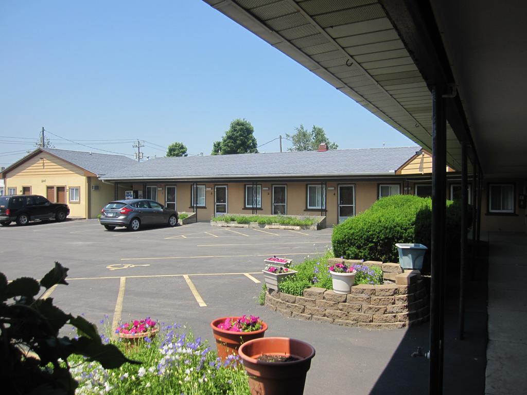 Glen Motel - Utica Exterior photo